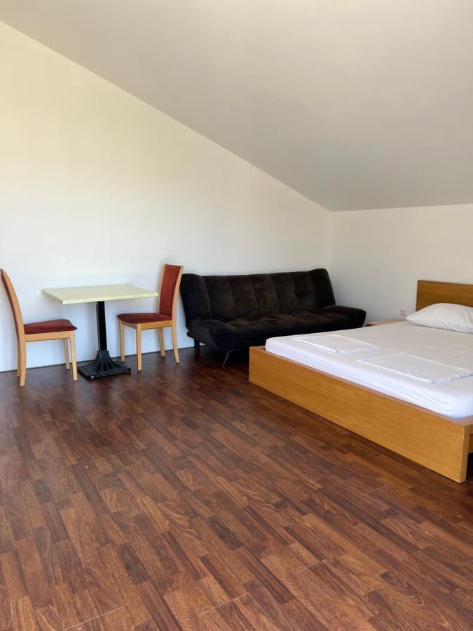 Studio Apartman Cesarica Exterior photo